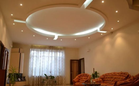 Продам трехэтажный дом 467 кв. м., ул. Бригадная/Штурвальная.