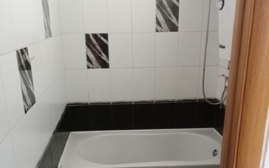 Продам фасадное помещение 30 кв. м., цоколь/5, ул. Среднефонтанская.