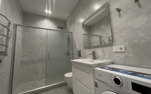 Продам квартиру 41 кв.м., 2/24, новый дом, жк 63-я Жемчужина.