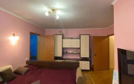 Продам квартиру 45 кв. м., 1/5, ул. Романа Кармена/Шевченко пр.
