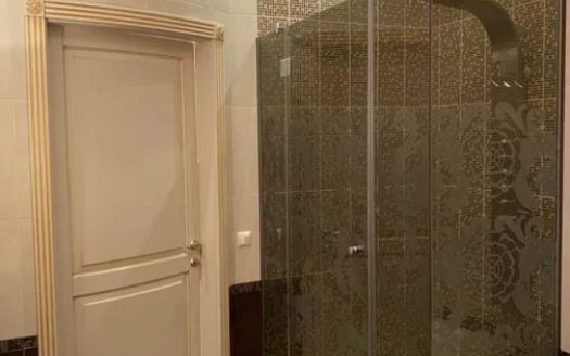 Продам квартиру 118 кв. м., 3/12, новый дом, жк Аркадиевский Дворец.