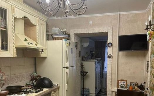 Продам квартиру 89.7 кв. м., 1/10, ул. Сергея Ядова/район Нефтяников.