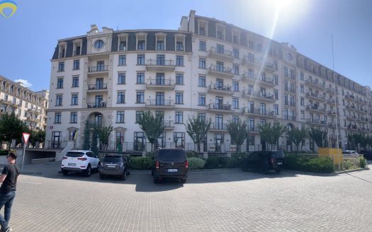 Продам большую квартиру в новом доме в жк Авторский.