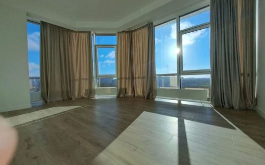 Продам квартиру 74 кв. м., 15/15, новый дом, жк 50-я Жемчужина.