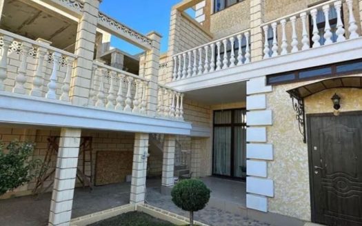 Продам трехэтажный дом 300 кв. м., Царское Село-1.