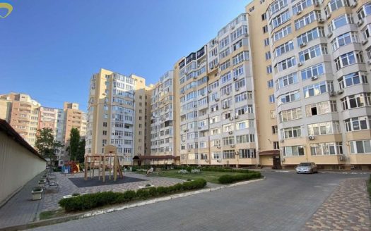 Продам квартиру 81.3 кв. м., 3/11, новый дом, жк Дом у Фонтана.