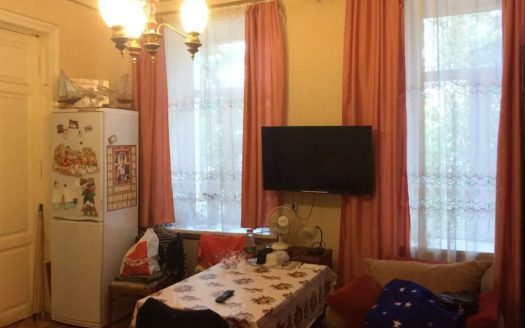 Продам 2 комнаты в коммуне 39 кв. м., ул. Спиридоновская/Асташкина.