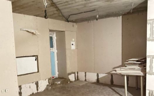 Продам цокольное помещение 30.4 кв. м., ул. Марш. Бабаджаяна.