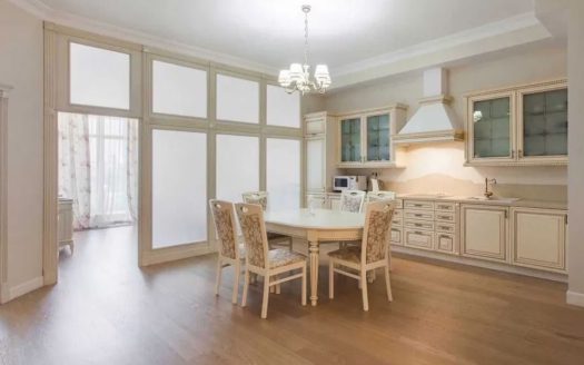 Продам квартиру 120 кв. м., 2/10, новый дом, жк Аркадиевский дворец.