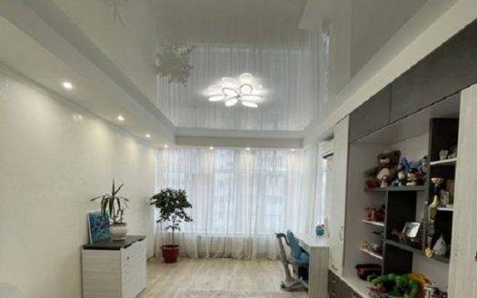 Продам квартиру 71.7 кв. м., 14/17, новый дом жк Радужный.