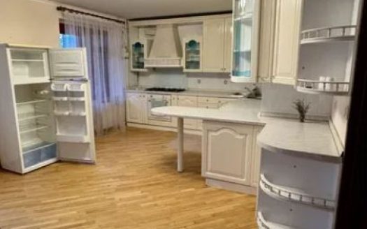 Продам квартиру 153 кв. м., 3/11, ул. Базарная/Леонтовича.