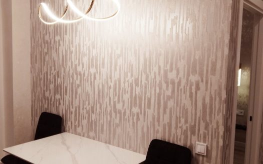 Продам квартиру 42 кв.м., 13/24, новый дом, жк 65-я Жемчужина.