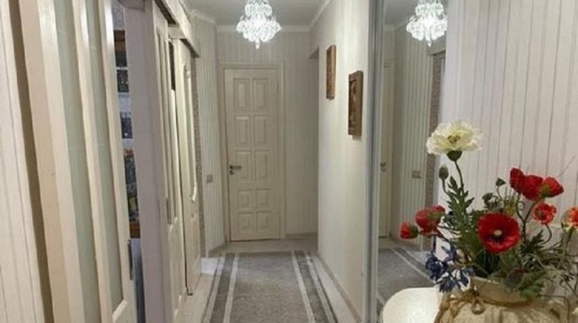 Продам квартиру 89.7 кв. м., 1/10, ул. Сергея Ядова/район Нефтяников. — фото 3