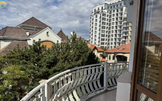 Продам квартиру 146.3 кв. м., 3/8, новом доме в жк Отрада.