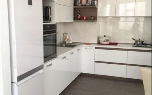 Продам квартиру 73.2 кв. м., 9/10, новый дом, жк 12-я Жемчужина.