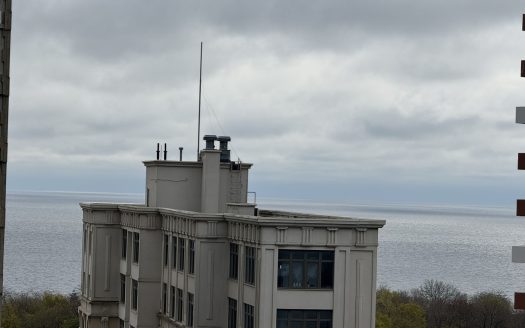 Продам евродвушку в новом доме в жк Атмосфера.
