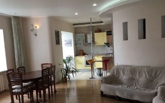 Продам двухуровневую квартиру 142 кв. м., ул. Армейская/Шевченко пр.