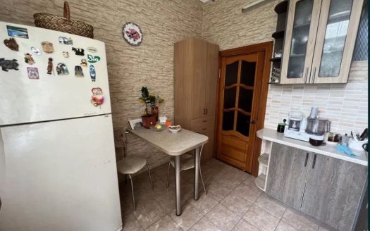 Продам квартиру 77.1 кв. м., 2/5, сталинка, ул. Коблевская/Ольгиевская.