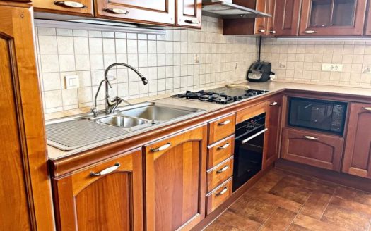 Продам квартиру 148,8 кв. м., 5/7, новый дом, жк Велмакс.