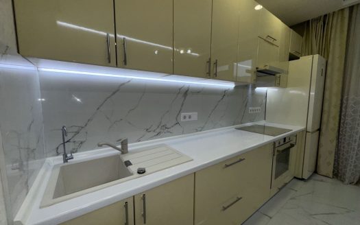 Продам квартиру 65 кв.м., 20/24, новый дом, жк 51-я Жемчужина.