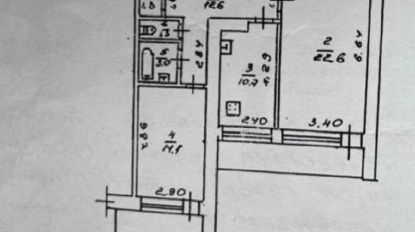 Продам квартиру 69 кв. м., 8/12, ул. Леонтовича/Базарная. — Головне фото