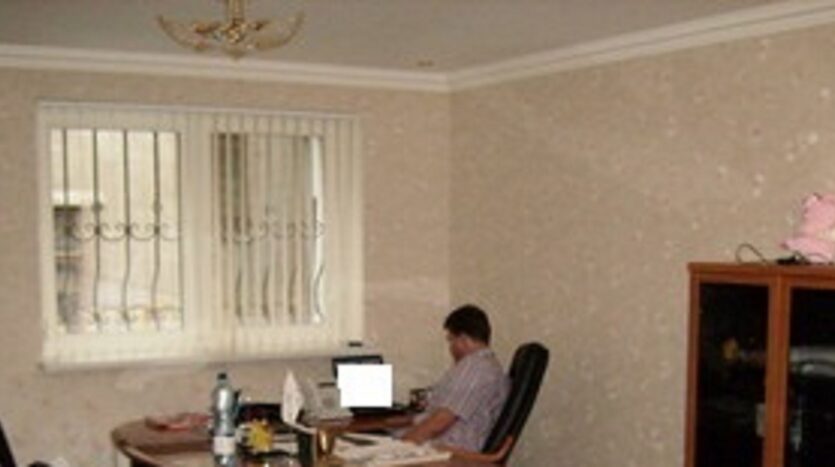 Продам двухэтажный офис с участком 3.5 сотки земли, ул. Пироговская. — фото 5
