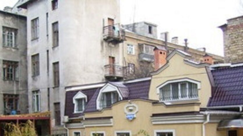 Продам двухэтажный офис с участком 3.5 сотки земли, ул. Пироговская. — фото 16