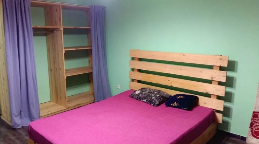 Продам квартиру 37 кв. м., 1/14, ул. Ильфа и Петрова/Ак. Вильямса. — Головне фото