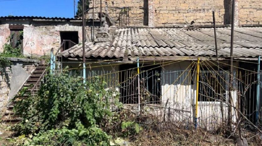 Продам квартиру 36.4 кв. м., ул. Черноморского Казачества/Красный сквер — Головне фото