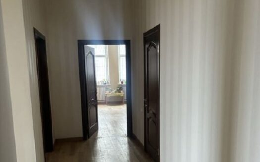 Продам 3 комнатную квартиру, Мукачевский пер./Леонтовича, 6/20, 140 кв.м.