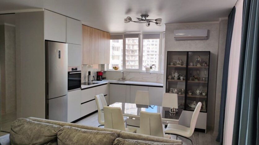 Продам квартиру 96 кв.м., 8/24, новый дом, жк Дмитриевский- 3. — Головне фото