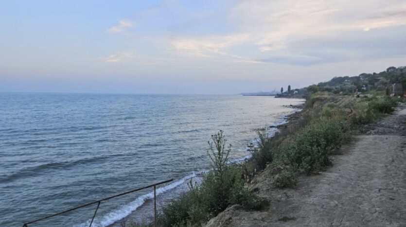 Продам двухэтажный причал-дачу у моря район 411-ой Батареи. — Головне фото