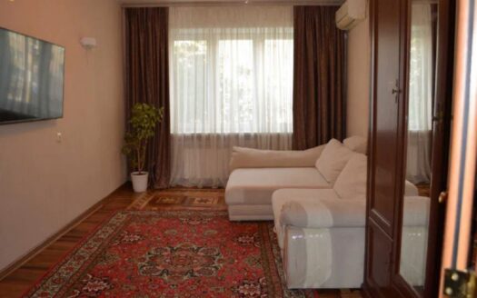 Продам квартиру 68 кв. м., 5/9, Небесной сотни пр. /Школьный Аэродром.
