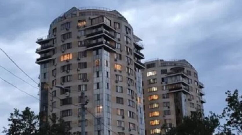 Продам 3 комнатную квартиру, Шевченко пр./парк Победы, 9/16,  109 кв.м. — Головне фото