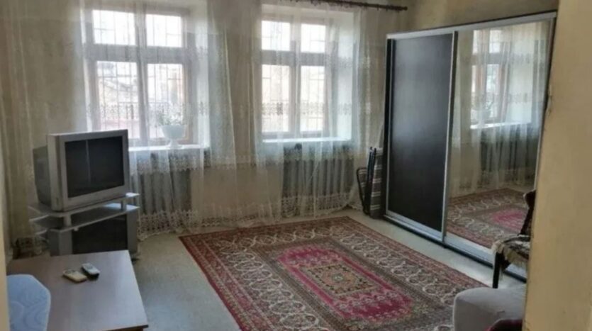 Продам квартиру 39 кв. м., 2/2, ул. Прохоровская/Мясоедовская. — Головне фото