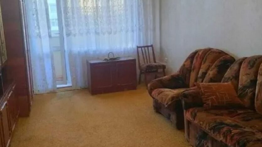 Продам квартиру 74.8 кв. м., 4/9, ул. Ак. Вильямса/Ак. Королева. — Головне фото