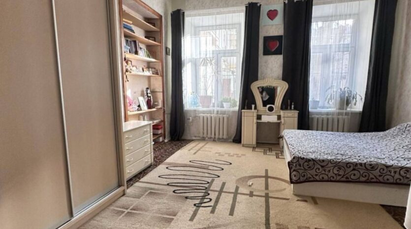 Продам квартиру 91 кв. м., 1/3, ул. Пастера/Торговая. — Головне фото