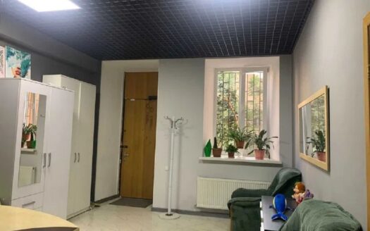 Продам двухуровневую квартиру 63 кв. м., 1/2, ул. Канатная/Пироговская.