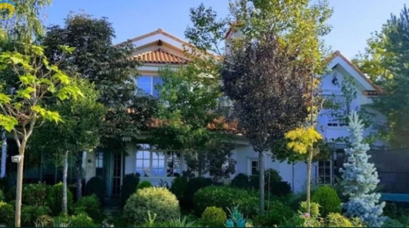 Продам двухэтажный дом 400 кв. м., комплекс Тартус. — Головне фото