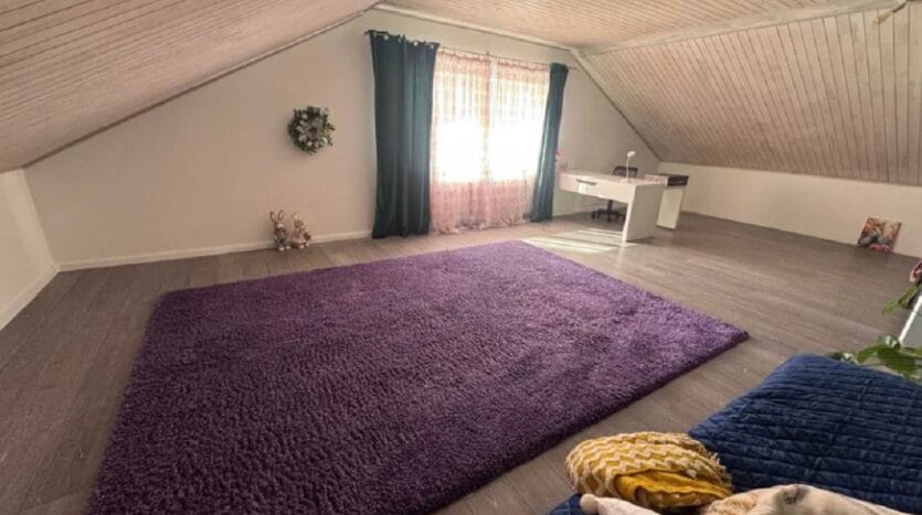 Продам двоповерховий будинок + цоколь у Царському Селі-1. — Головне фото