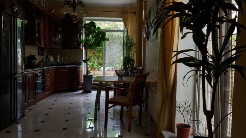 Продам просторный дом 226 кв. м., район Вузовский. — фото 8