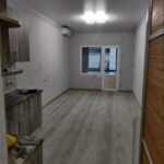 Продам квартиру - студию 30 кв.м., 2/4, новый дом, жк Золотые Столбы. — фото 2