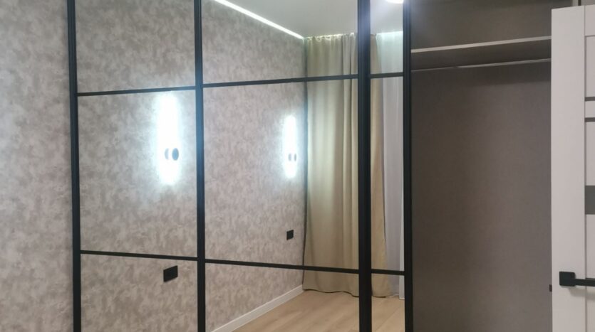 Продам квартиру 42.5 кв.м., 20/25, новый дом, жк 66-я Жемчужина. — Головне фото