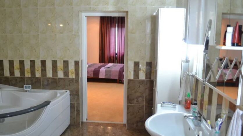 Продам трехэтажный дом 467 кв. м., ул. Бригадная/Штурвальная. — Головне фото