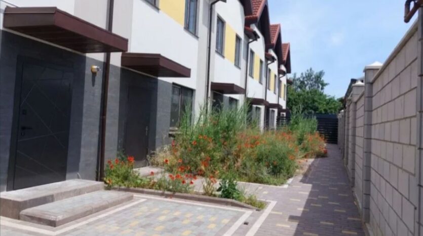 Продам таунхаус 95 кв. м. в Черноморке-2. — Головне фото