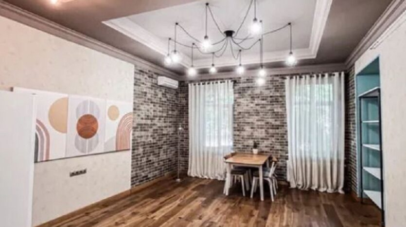 Продам квартиру 93 кв. м., 2/3, ул. Маразлиевская/парк Шевченко. — Головне фото