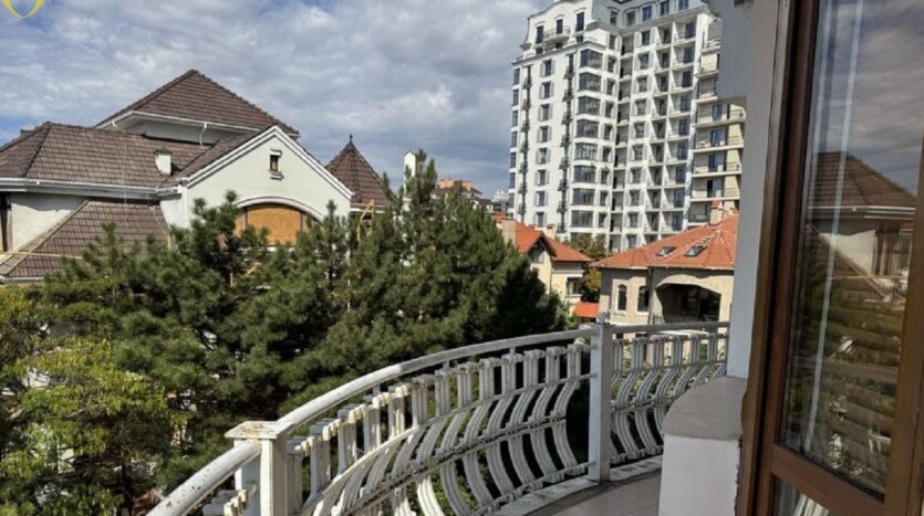 Продам квартиру 146.3 кв. м., 3/8, новом доме в жк Отрада. — Головне фото