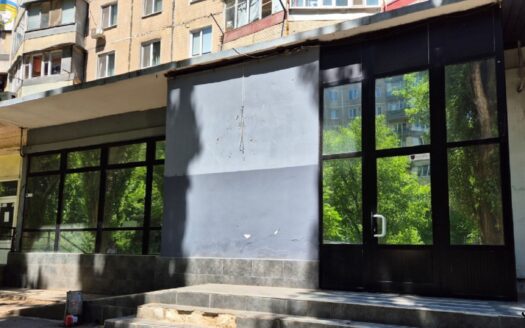 Продам фасадне приміщення вул. Махачкалінська/Семена Палія