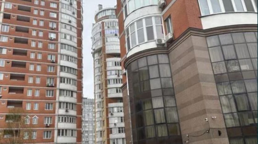 Продам 2 комнатную квартиру в новом доме, жк Капитан, ул. Базарная/Леонтовича, 5/18, 74.2 кв.м. — Головне фото