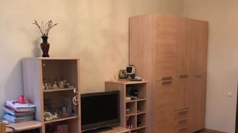 Продам квартиру 112 кв. м., 3/3, сталинка, ул. Бреуса/Ефимова. — Головне фото